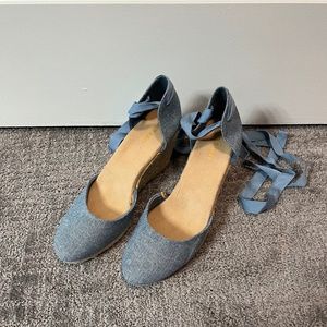 NEVER WORN - Old Navy Lace Up Light Demin Colored Wedges